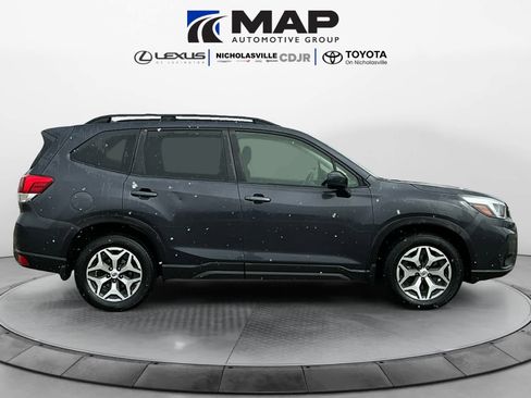 Used 2019 Subaru Forester Premium w/ All-Weather Package image 6