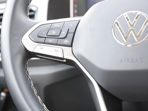 Used 2023 Volkswagen Atlas SE w/ Black Wheel Package image 24