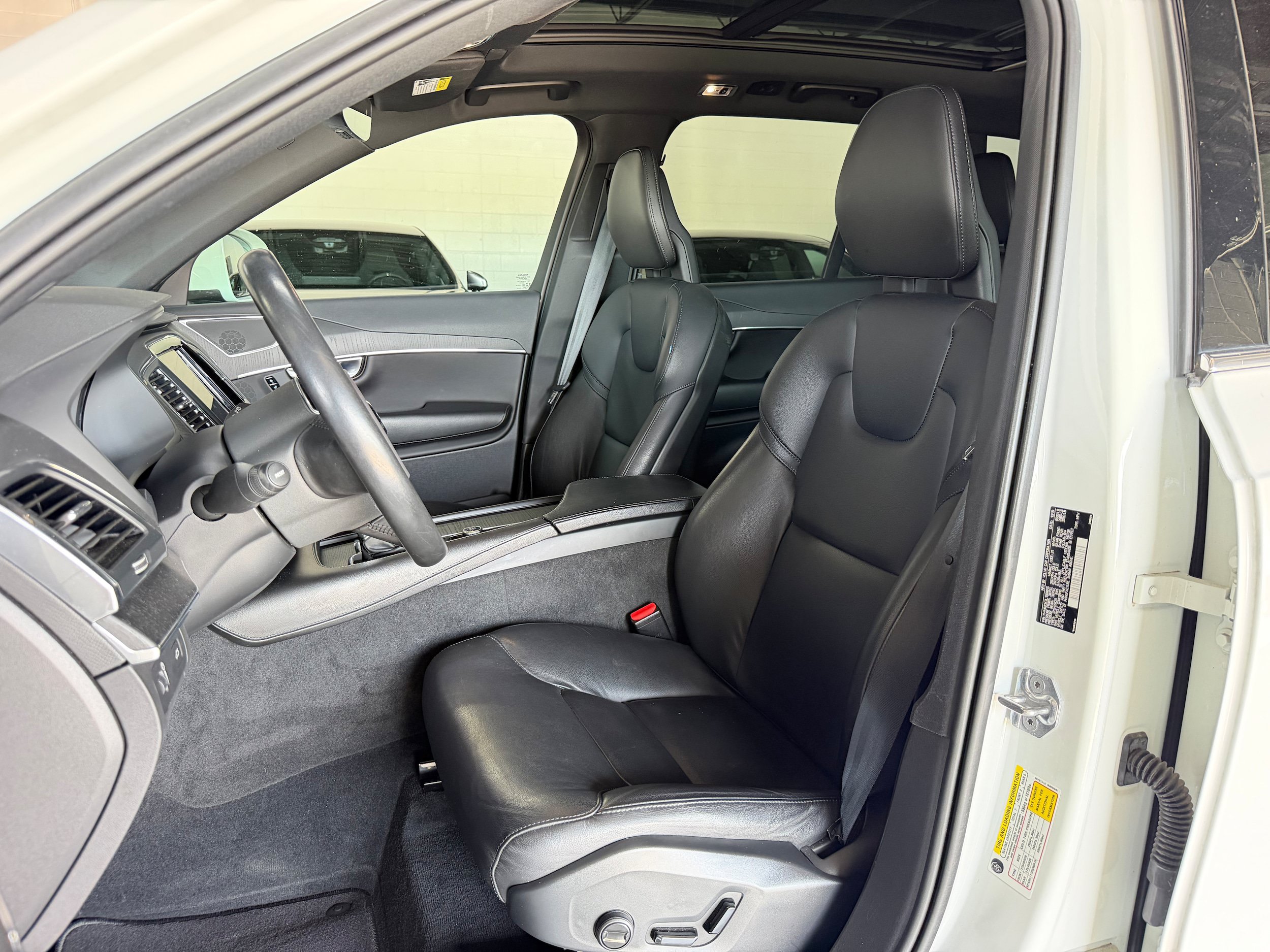 Used 2020 Volvo XC90 T5 Momentum FWD image 10