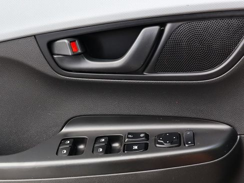 Used 2021 Hyundai Kona SEL FWD image 39