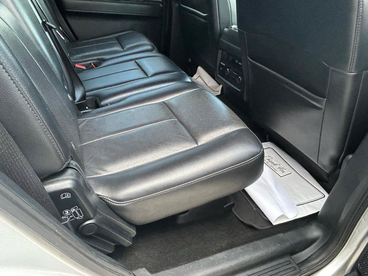 Used 2016 Ford Expedition Limited AWD/4WD image 11