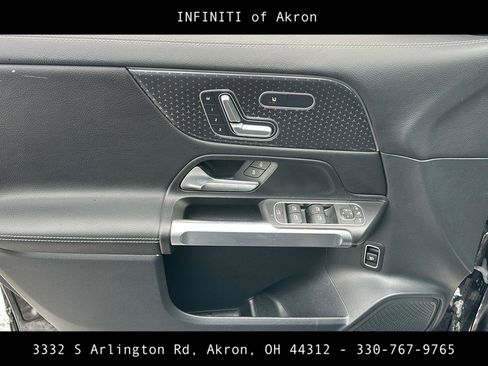 Used 2024 Mercedes-Benz GLB 250 4MATIC image 39