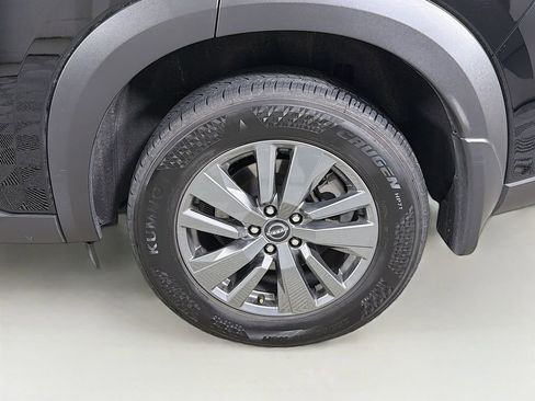 Used 2025 Nissan Pathfinder SV image 31