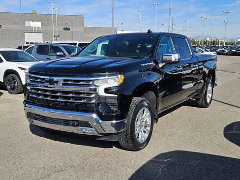 Used 2022 Chevrolet Silverado 1500 LTZ w/ LTZ Premium Package AWD/4WD image 8