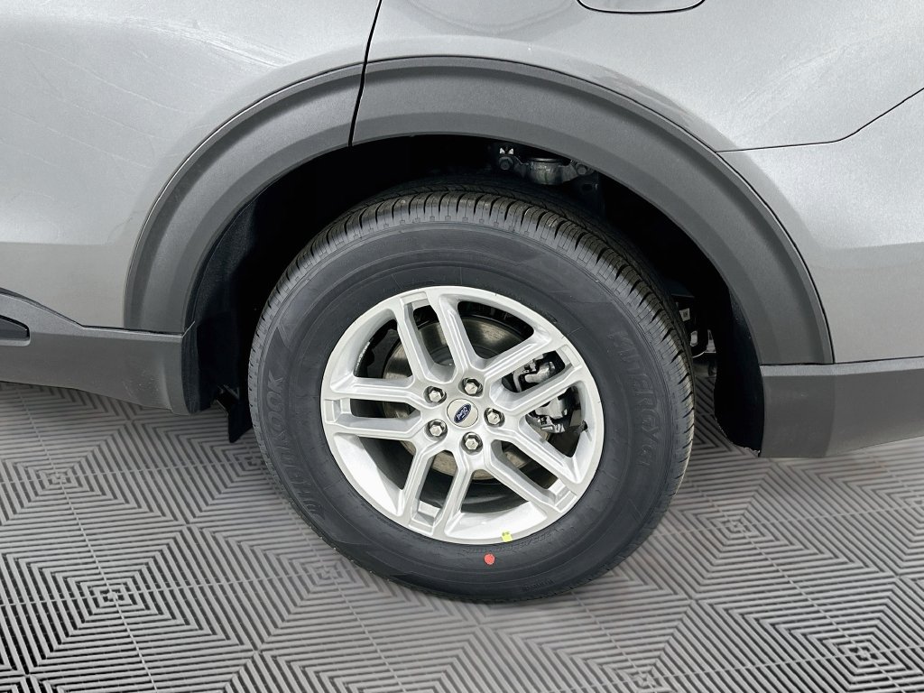 New 2026 Ford Explorer Active AWD/4WD image 18