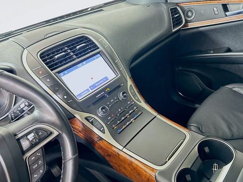 Used 2020 Lincoln Nautilus Reserve image 17