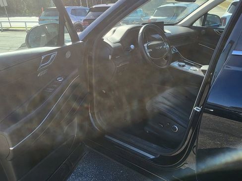 Used 2024 Genesis GV80 2.5T image 3