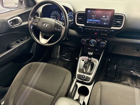 Used 2022 Hyundai Venue SEL image 15
