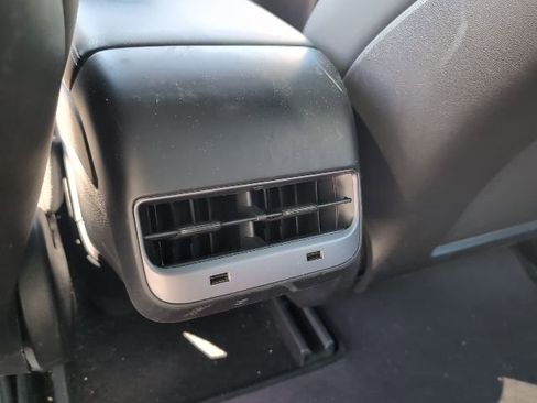 Used 2019 Tesla Model 3 Standard Range Plus image 21