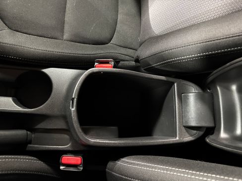 Used 2017 Kia Soul + FWD image 24