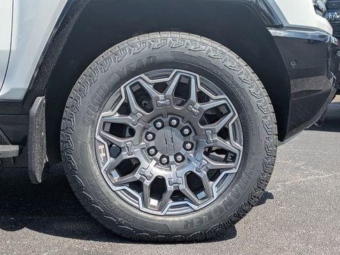Used 2025 GMC Hummer EV 3X AWD/4WD image 10