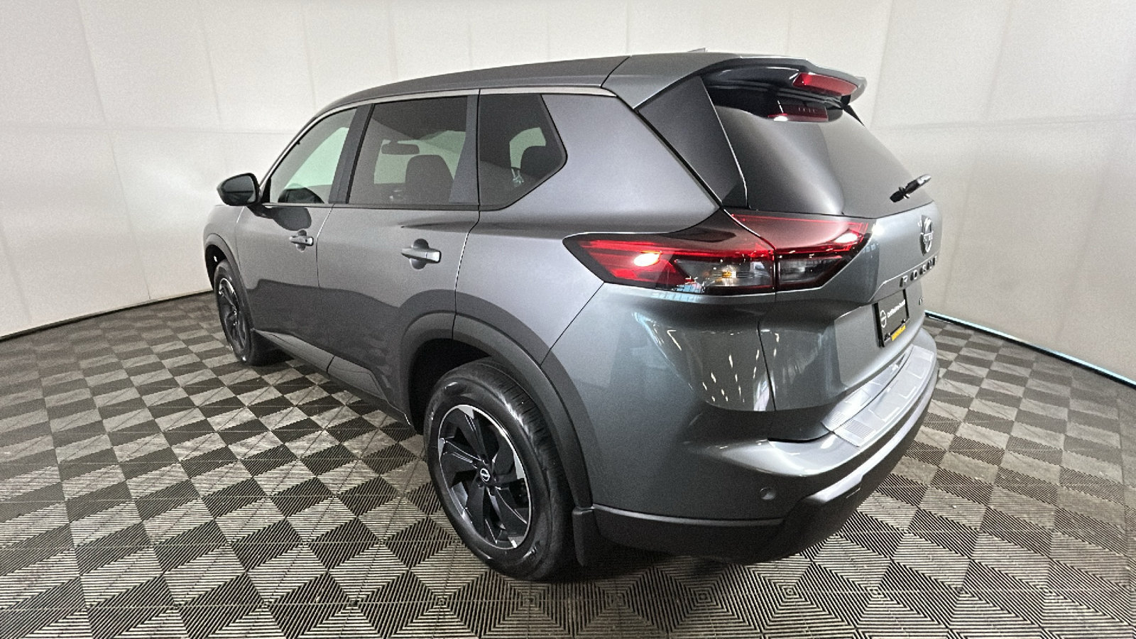 Certified 2026 Nissan Rogue SV AWD/4WD image 5