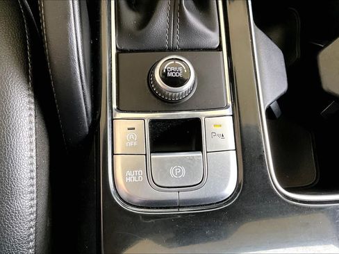 Used 2025 Nissan Rogue SV FWD image 32