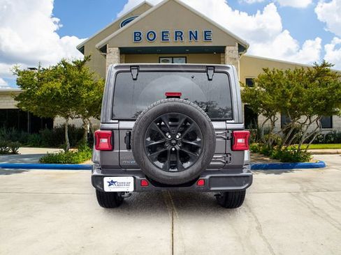 Used 2025 Jeep Wrangler Unlimited Sahara w/ Safety Group AWD/4WD image 4