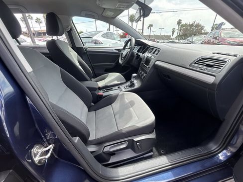 Used 2016 Volkswagen e-Golf SE FWD image 15