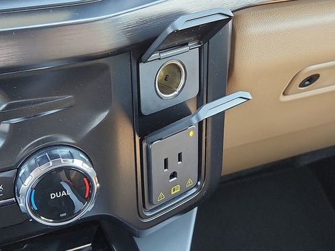 New 2025 Ford F350 Lariat w/ Lariat Ultimate Package AWD/4WD image 25