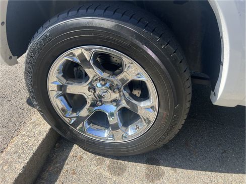Used 2014 RAM 1500 Laramie w/ Convenience Group AWD/4WD image 10
