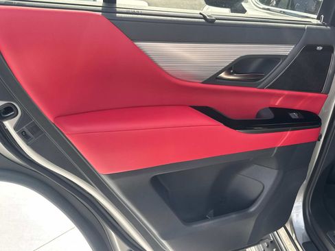 Used 2024 Lexus LX 600 F Sport image 15