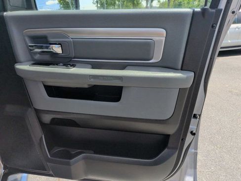 Used 2020 RAM 1500 Classic SLT w/ Luxury Group RWD image 5