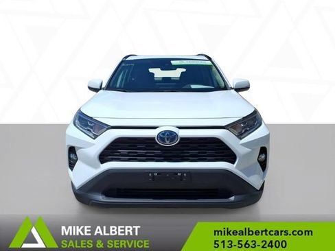 Used 2021 Toyota RAV4 XLE AWD/4WD image 2