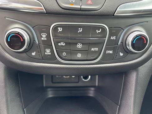 Used 2024 Chevrolet Equinox LT AWD/4WD image 26