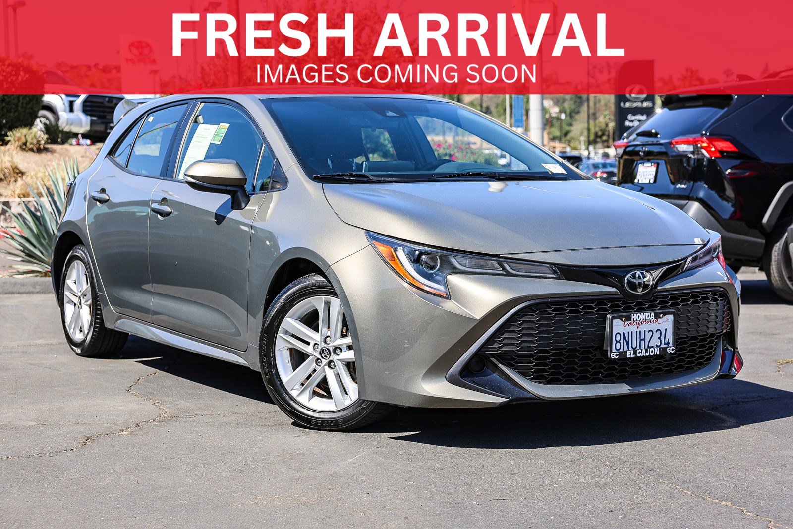 Used 2020 Toyota Corolla SE w/ Carpet Mat Package FWD image 1