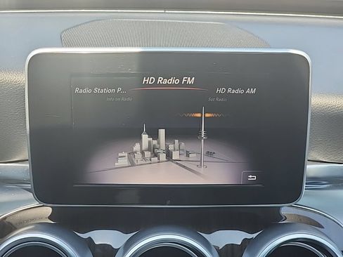 Used 2018 Mercedes-Benz C 300 4MATIC Sedan image 26