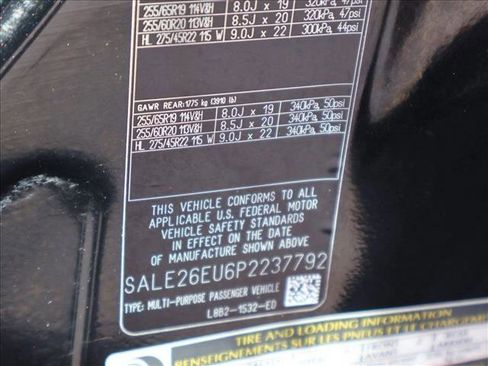 Used 2023 Land Rover Defender 90 X-Dynamic SE AWD/4WD image 30