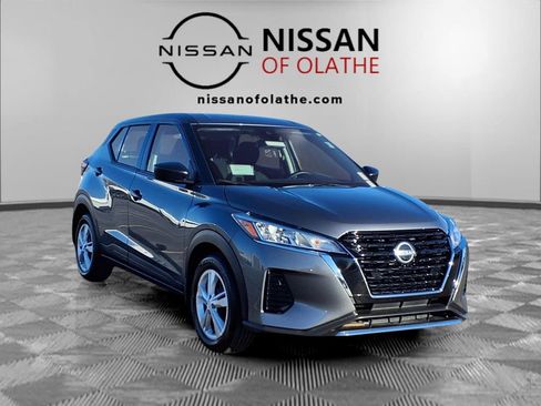Certified 2025 Nissan Kicks Play S image 28