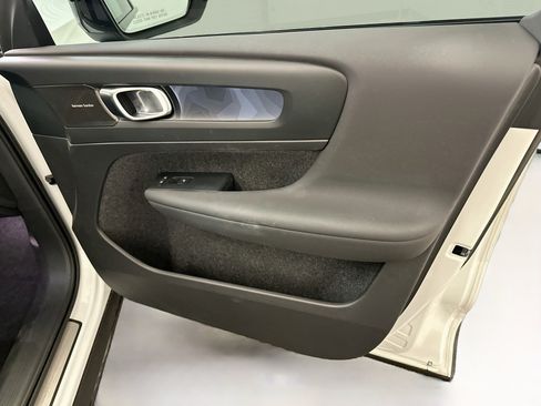 Used 2023 Volvo XC40 Recharge Ultimate AWD/4WD image 35