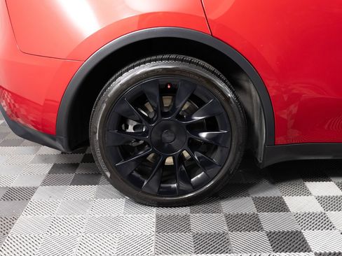 Used 2023 Tesla Model Y Long Range AWD/4WD image 37
