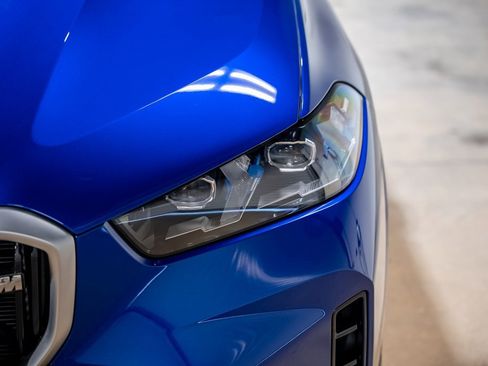 Used 2025 BMW X5 M60i w/ Climate Comfort Package image 6