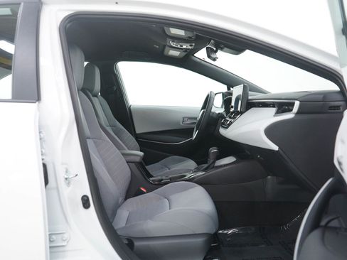 Used 2025 Toyota Corolla SE image 11