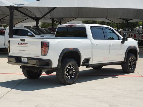 Used 2025 GMC Sierra 2500 AT4X AWD/4WD image 5