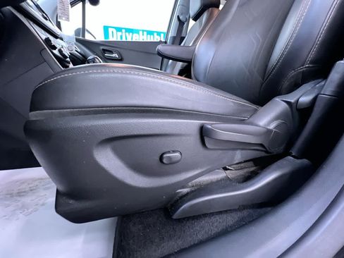 Used 2021 Chevrolet Trax LT FWD image 13