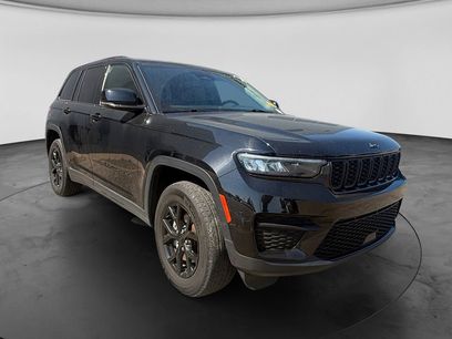 Used 2024 Jeep Grand Cherokee Altitude