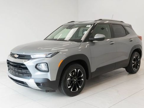Used 2023 Chevrolet TrailBlazer LT w/ Convenience Package FWD image 6