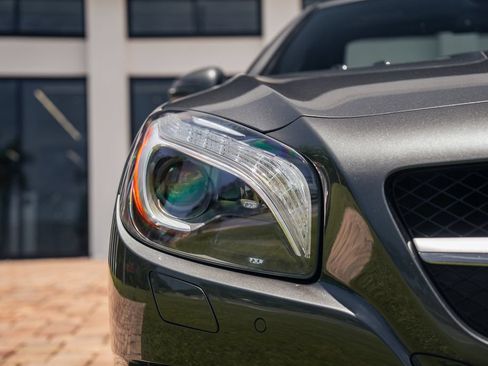 Used 2013 Mercedes-Benz SL 550 image 9