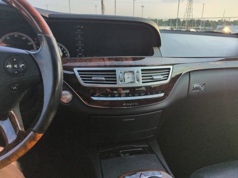 Used 2009 Mercedes-Benz S 550 4MATIC image 18