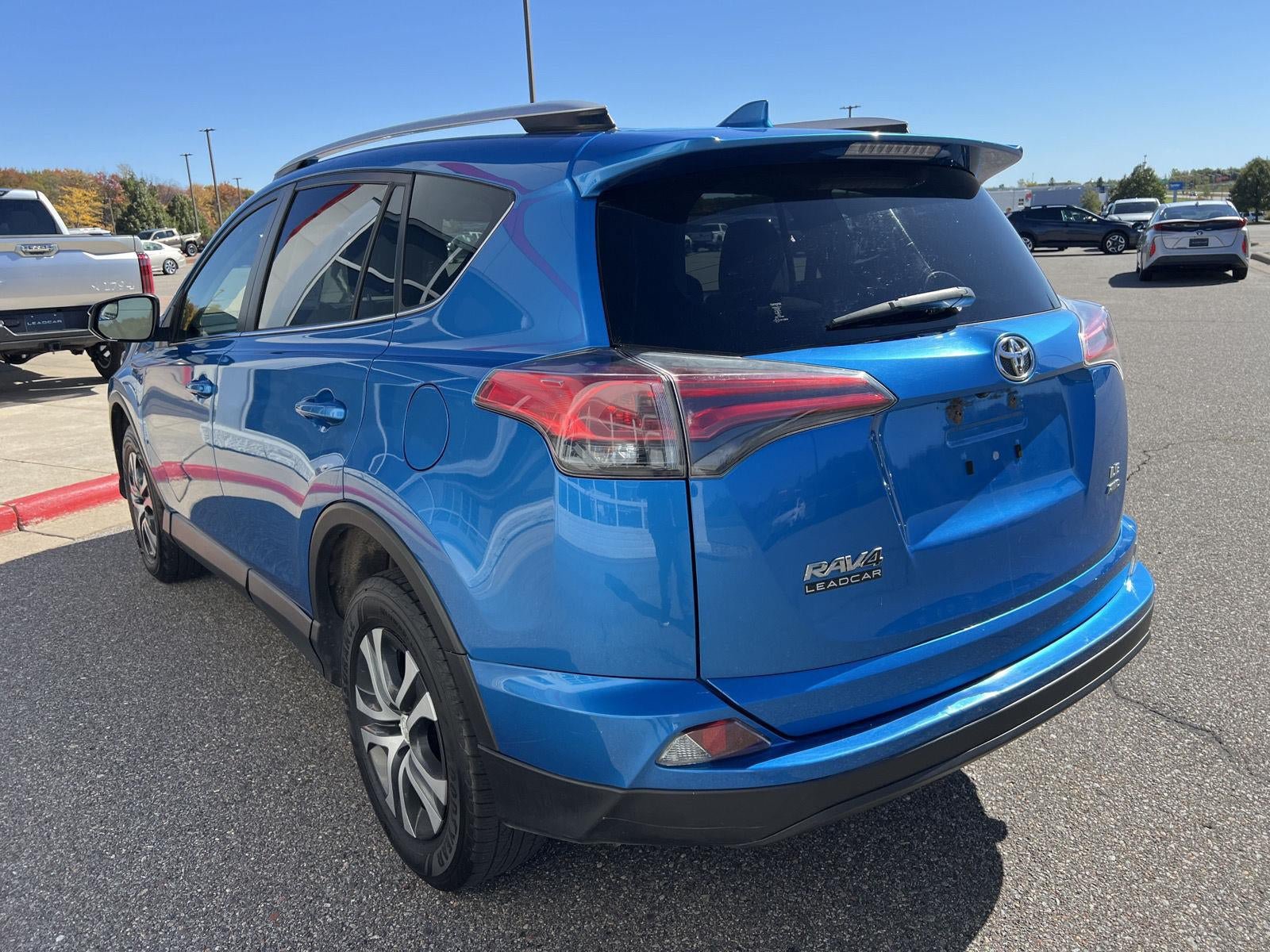 Used 2016 Toyota RAV4 LE AWD/4WD image 10