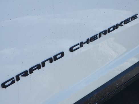 New 2026 Jeep Grand Cherokee Altitude RWD image 8