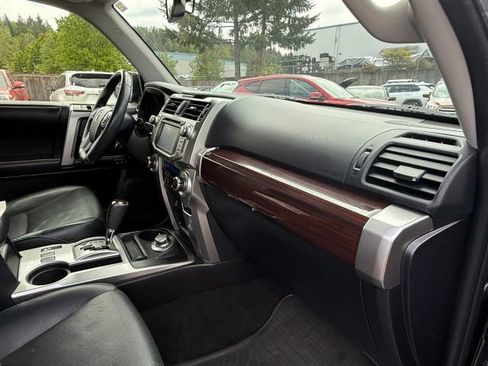 Used 2016 Toyota 4Runner Limited AWD/4WD image 28