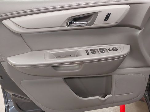 Used 2014 Chevrolet Traverse LS image 24