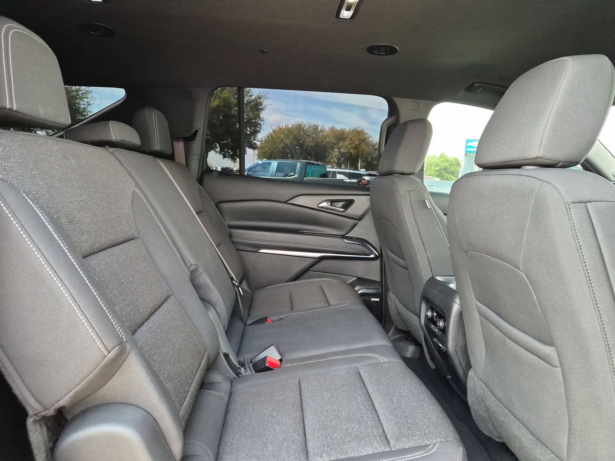 Used 2024 Chevrolet Traverse LT w/ Enhanced Driving Package FWD image 28