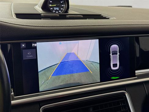 Used 2019 Porsche Panamera 4 w/ Premium Package image 8