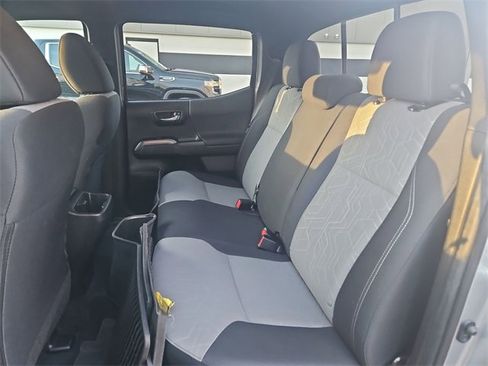 Used 2022 Toyota Tacoma TRD Sport image 23