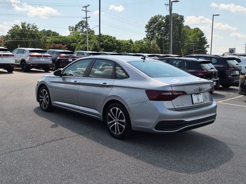 Used 2023 Volkswagen Jetta Sport FWD image 5