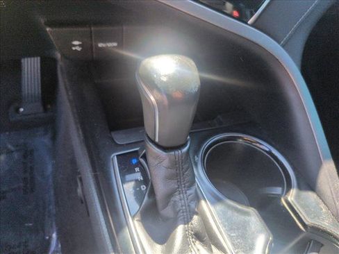 Used 2018 Toyota Camry SE image 12