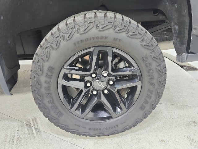 Used 2024 Chevrolet Silverado 1500 LT Trail Boss w/ Convenience Package II AWD/4WD image 19
