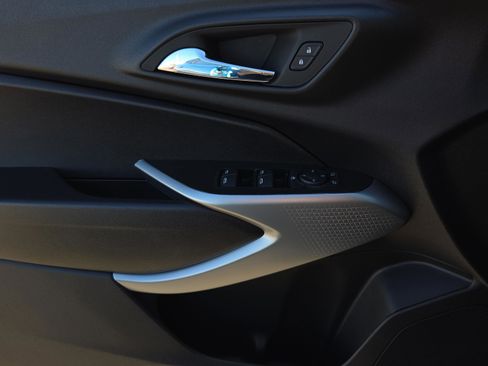 New 2026 Chevrolet Trax RS image 31